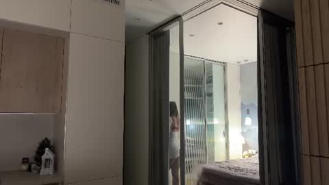Kira online show from June 18, 1:26 pm