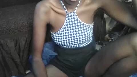 Snapshot of kiranoir1 chatting on May 14, 1:29 pm Kira online show from May 14, 1:29 pm