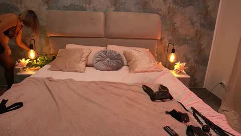 Kira online show from September 24, 6:55 pm