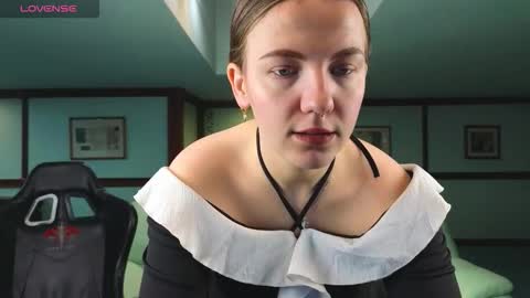  Kira  online show from February 18, 2:51 am