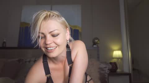 kirasunny online show from February 7, 8:42 pm