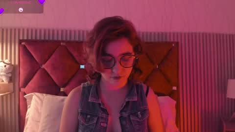 Snapshot of kirivelvet chatting on April 21, 10:45 pm Samantha Velvet online show from April 21, 10:45 pm