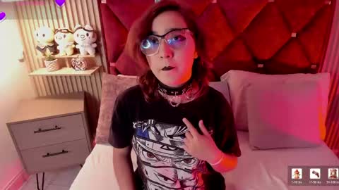 Snapshot of kirivelvet chatting on April 26, 8:28 pm Samantha Velvet online show from April 26, 8:28 pm