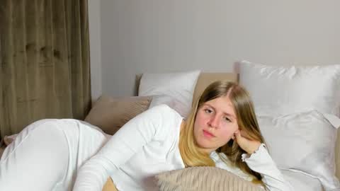 Kira online show from November 23, 7:13 pm