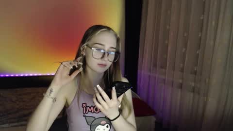 kisa____ online show from March 7, 8:50 pm