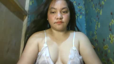 Snapshot of kiss_me_loves chatting on January 26, 2:45 am kiss_me_loves online show from January 26, 2:45 am