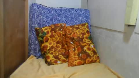 kiss_me_loves online show from June 17, 12:24 am