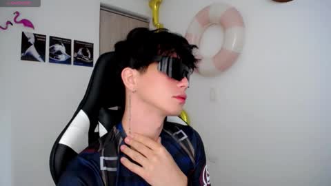 kiss_whitee online show from September 14, 3:11 pm