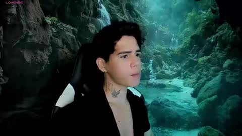 kiss_whitee online show from February 17, 1:35 am