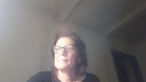 kissandvibe online show from May 12, 7:00 pm