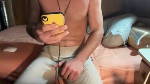 Snapshot of kisshard420 chatting on February 16, 3:47 am kisshard420 online show from February 16, 3:47 am