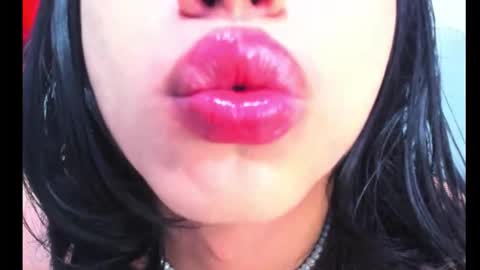 Snapshot of kisshott160 chatting on December 4, 3:43 pm Kisshott160 online show from December 4, 3:43 pm