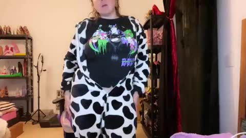 kissica online show from December 3, 6:06 pm