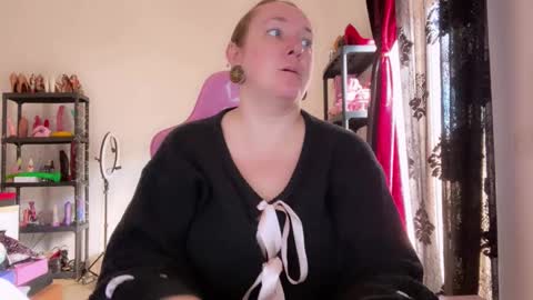 kissica online show from December 18, 9:04 am