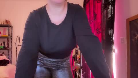 kissica online show from January 9, 9:56 am