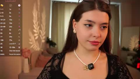 Lola online show from June 29, 10:15 am