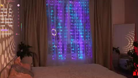 Lola online show from July 8, 10:47 pm