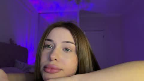 Snapshot of kisskeyy chatting on February 9, 11:15 pm kisskeyy online show from February 9, 11:15 pm