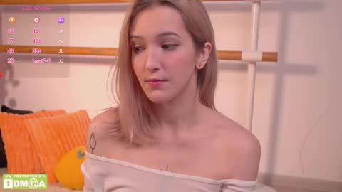 Snapshot of kisskiss_muah chatting on October 31, 2:40 pm Kate  online show from October 31, 2:40 pm