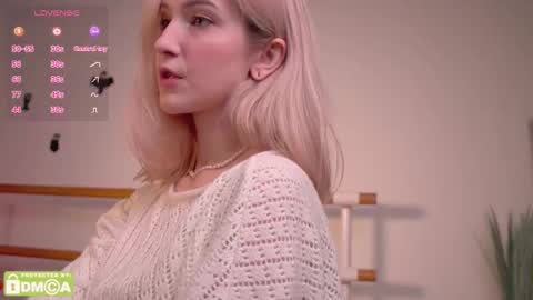 Snapshot of kisskiss_muah chatting on November 2, 2:08 pm Kate  online show from November 2, 2:08 pm