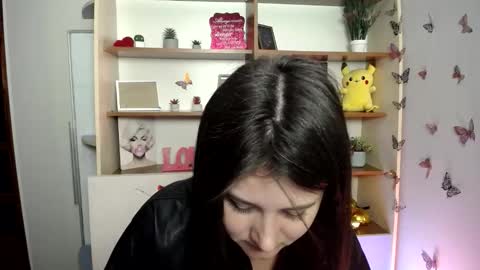 Snapshot of kissleoxx chatting on June 1, 11:01 am kissleoxx online show from June 1, 11:01 am