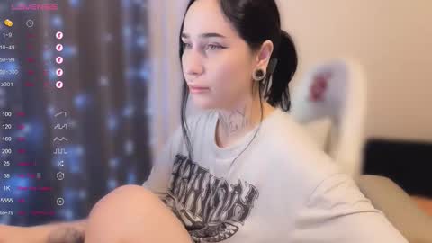 Snapshot of kissmenastya chatting on October 22, 1:17 am Nastya  online show from October 22, 1:17 am
