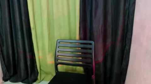 Snapshot of kissmycock_ chatting on February 11, 9:47 am kissmycock_ online show from February 11, 9:47 am