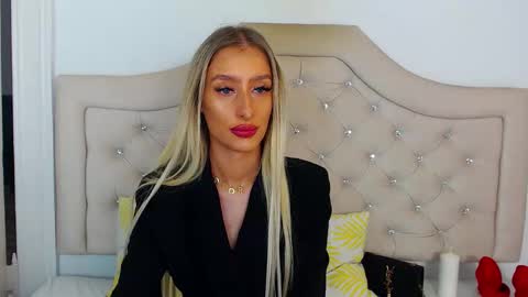 Snapshot of kissnatalie chatting on November 15, 10:01 am Natalie online show from November 15, 10:01 am