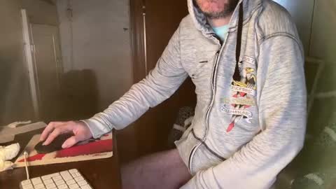kissofbanned1983 online show from May 3, 6:08 am