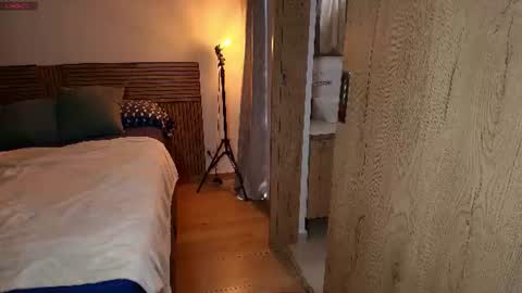 kite__ online show from July 28, 8:52 pm