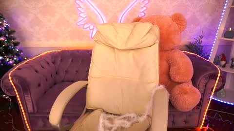 kitness online show from December 15, 11:09 pm