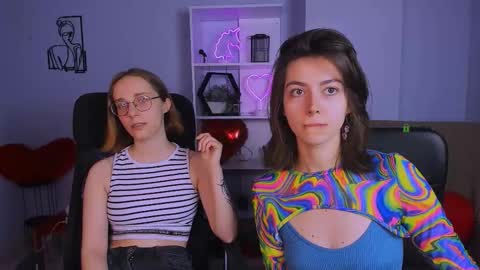 kitniss online show from November 12, 1:11 pm