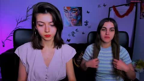 kitniss online show from December 22, 1:19 pm