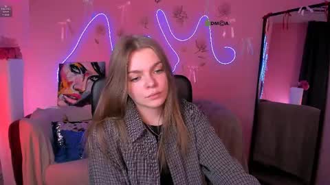 kitniss online show from April 30, 7:42 pm