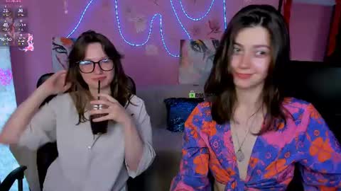 kitniss online show from June 11, 2:53 am