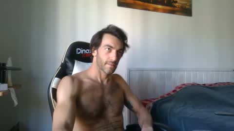 Snapshot of kitosssss chatting on December 17, 12:44 pm Steve Cocks online show from December 17, 12:44 pm