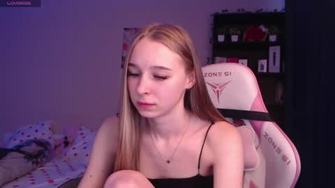 kitsuneyX online show from May 18, 11:43 pm