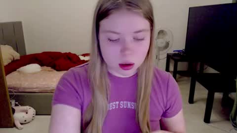 Snapshot of kitten_jenny01 chatting on October 27, 2:32 pm Jennyblonde and Emmabrunette online show from October 27, 2:32 pm