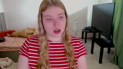 Jennyblonde and Emmabrunette online show from May 10, 10:20 am