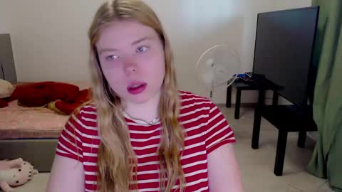 Jennyblonde and Emmabrunette online show from May 11, 3:45 am