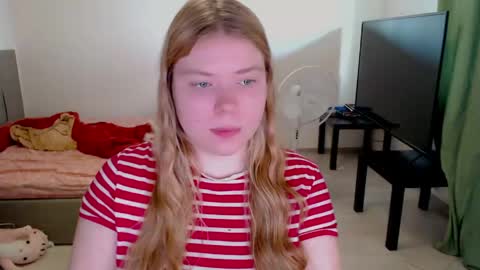 Jennyblonde and Emmabrunette online show from May 11, 2:45 pm