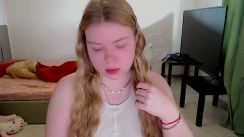 Jennyblonde and Emmabrunette online show from May 12, 12:13 pm