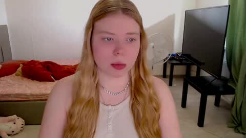 Jennyblonde and Emmabrunette online show from May 13, 12:46 pm