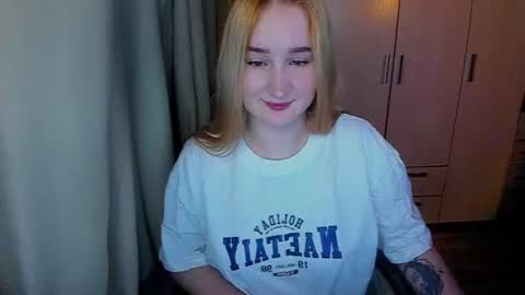 kitten_sun online show from June 14, 3:25 pm