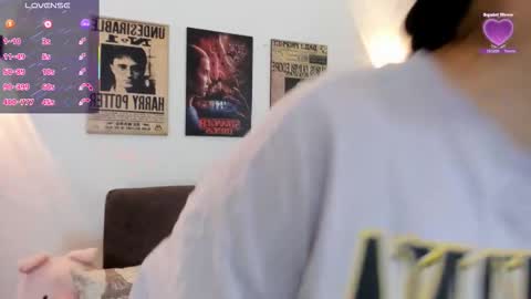 Snapshot of kittenxy_ chatting on March 3, 3:18 pm kitten online show from March 3, 3:18 pm