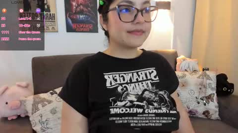 Snapshot of kittenxy_ chatting on March 6, 9:33 pm kitten online show from March 6, 9:33 pm