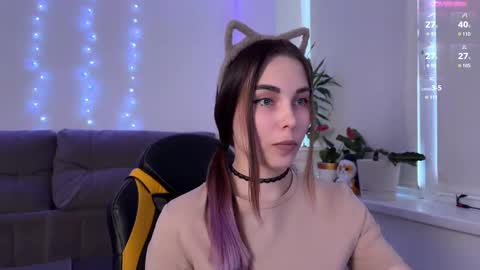 Snapshot of kittie_bear chatting on November 25, 7:08 am Veronica online show from November 25, 7:08 am