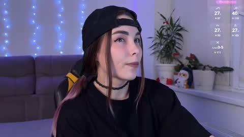 Snapshot of kittie_bear chatting on December 4, 1:59 am Veronica online show from December 4, 1:59 am