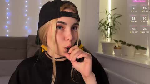 Veronica online show from June 18, 3:16 pm