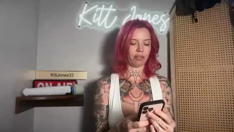 Snapshot of kittjones33 chatting on June 28, 2:34 pm kittjones33 online show from June 28, 2:34 pm